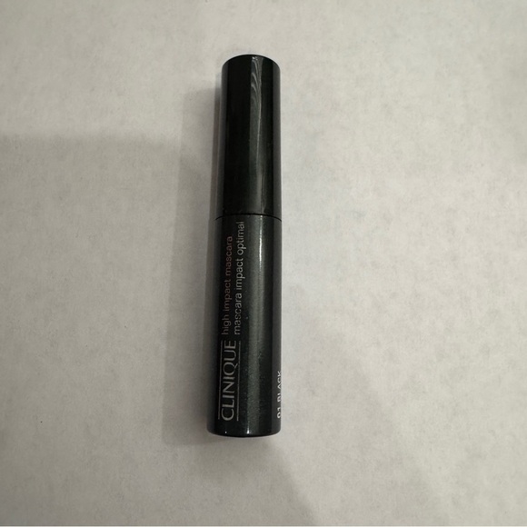 Clinique High Impact Mascara 01 Black 3.5ML - Picture 4 of 4